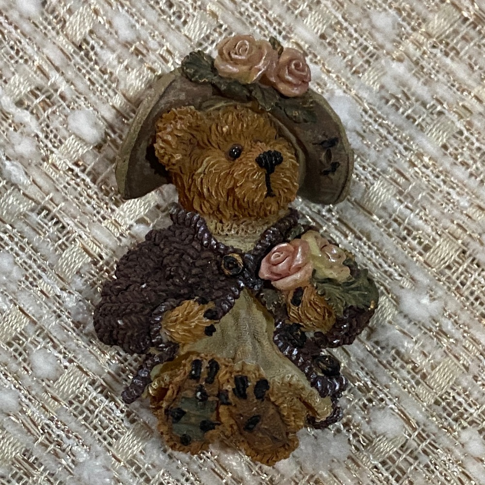 Vintage Boyd’s Bears - Mrs.Tuttle Teddy Bear Ceramic Brooch 🧸 🌹